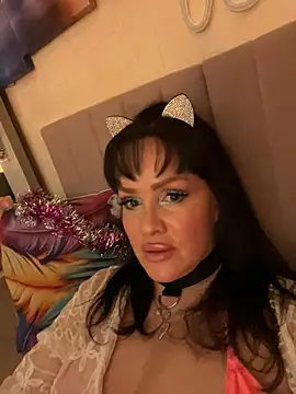 Snapshot of Lolaley2 chatting on February 6, 2026, 4:10 pm Lolaley2 online show from February 6, 2026, 4:10 pm