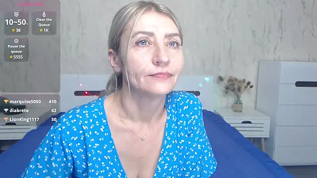 Snapshot of ZoeGrant chatting on January 14, 2025, 5:30 am ZoeGrant online show from January 14, 2025, 5:30 am