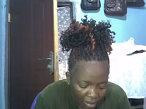 Ebonyceline online show from April 28, 2026, 8:41 am