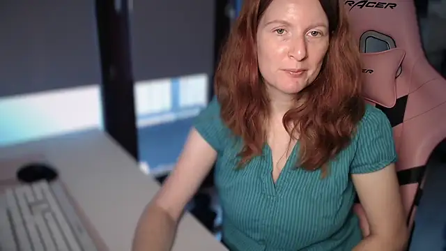 Snapshot of Exotic-Desire chatting on October 7, 2025, 8:00 am Exotic-Desire online show from October 7, 2025, 8:00 am