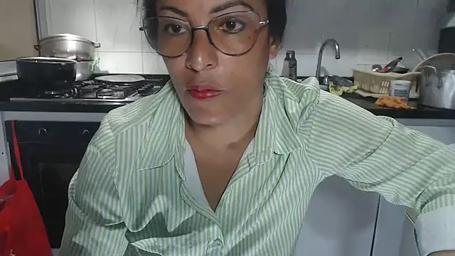 kateleyagrey online show from October 21, 2025, 7:03 pm