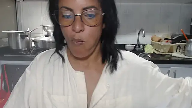 kateleyagrey online show from November 20, 2025, 8:41 pm