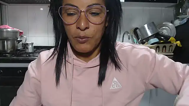 Snapshot of kateleyagrey chatting on February 23, 2026, 7:44 pm kateleyagrey online show from February 23, 2026, 7:44 pm