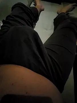 Snapshot of GeilerSchweizer chatting on November 10, 2025, 10:53 pm GeilerSchweizer online show from November 10, 2025, 10:53 pm