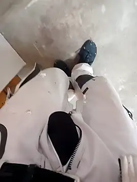 Snapshot of GeilerSchweizer chatting on November 18, 2025, 10:41 am GeilerSchweizer online show from November 18, 2025, 10:41 am