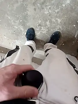 Snapshot of GeilerSchweizer chatting on November 20, 2025, 3:12 pm GeilerSchweizer online show from November 20, 2025, 3:12 pm