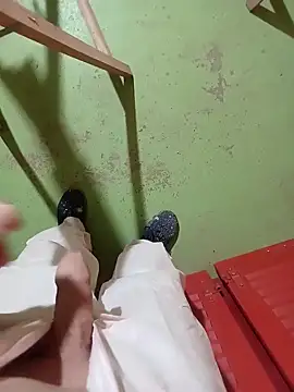 Snapshot of GeilerSchweizer chatting on December 15, 2025, 8:29 am GeilerSchweizer online show from December 15, 2025, 8:29 am