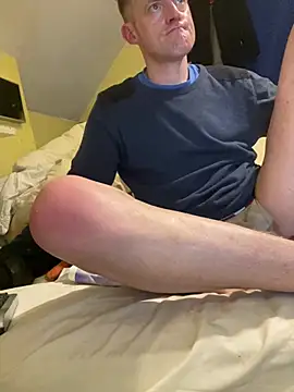 Snapshot of londonfuckwhore1 chatting on March 7, 2026, 8:00 am londonfuckwhore1 online show from March 7, 2026, 8:00 am