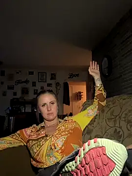 Snapshot of ClumsyLink chatting on November 1, 2025, 10:39 am ClumsyLink online show from November 1, 2025, 10:39 am