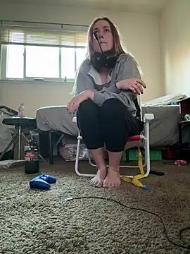 Snapshot of ClumsyLink chatting on January 19, 2026, 12:47 am ClumsyLink online show from January 19, 2026, 12:47 am