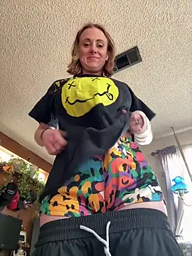 Snapshot of ClumsyLink chatting on February 7, 2026, 8:34 pm ClumsyLink online show from February 7, 2026, 8:34 pm