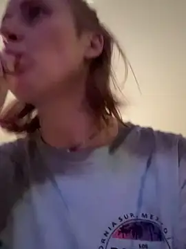 Snapshot of ClumsyLink chatting on February 15, 2026, 12:18 am ClumsyLink online show from February 15, 2026, 12:18 am