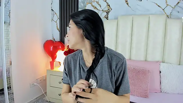 lulumars online show from February 24, 2025, 7:11 am