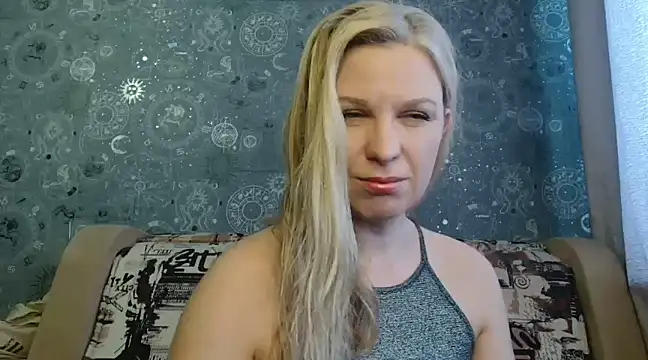 Snapshot of BlondeFox chatting on February 1, 2025, 5:07 am BlondeFox online show from February 1, 2025, 5:07 am