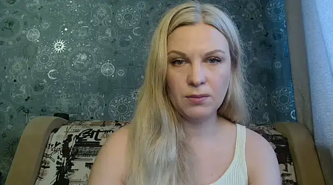 Snapshot of BlondeFox chatting on February 3, 2025, 3:20 am BlondeFox online show from February 3, 2025, 3:20 am