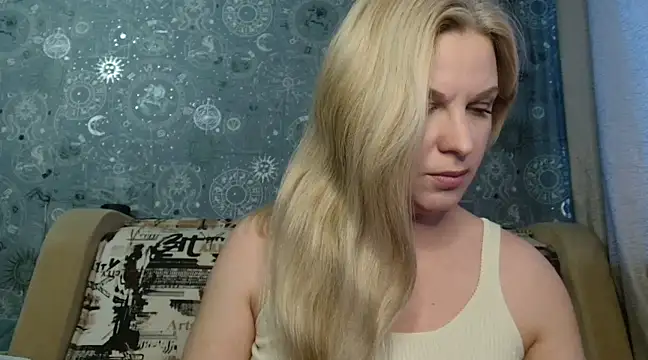 Snapshot of BlondeFox chatting on February 3, 2025, 10:47 am BlondeFox online show from February 3, 2025, 10:47 am