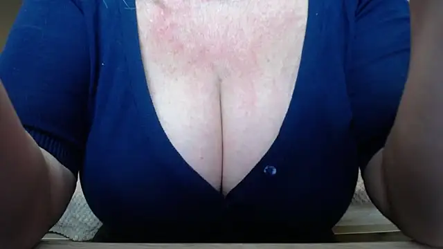 BlondyLeeBest online show from April 28, 2026, 3:00 am