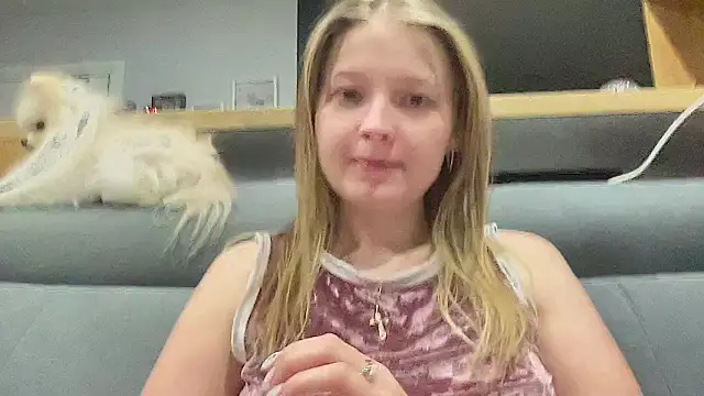 Snapshot of CharmingSarah chatting on December 22, 2024, 5:42 pm CharmingSarah online show from December 22, 2024, 5:42 pm