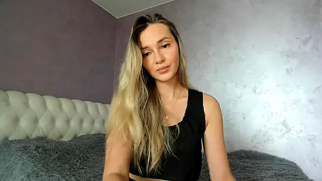  DarkRose  online show from May 13, 2026, 12:35 pm