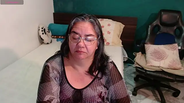 scaelettdubois online show from July 14, 2026, 10:21 am