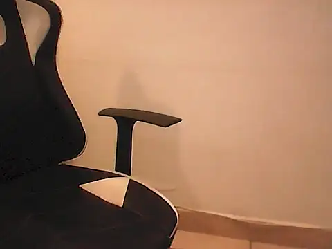 Kalel17073 online show from July 28, 2026, 7:39 pm