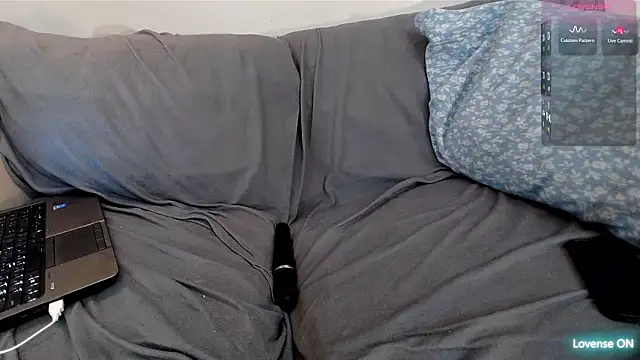 Snapshot of EmoDream1998 chatting on February 6, 2026, 12:26 am EmoDream1998 online show from February 6, 2026, 12:26 am