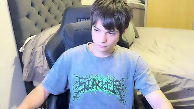 SasukeUhchiaa online show from February 26, 2025, 2:37 am