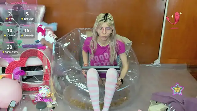 Snapshot of Skinygirl chatting on January 5, 2026, 6:33 pm Skinygirl online show from January 5, 2026, 6:33 pm