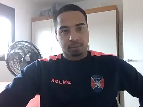 Snapshot of Juninho10c chatting on November 3, 2025, 4:30 pm Juninho10c online show from November 3, 2025, 4:30 pm