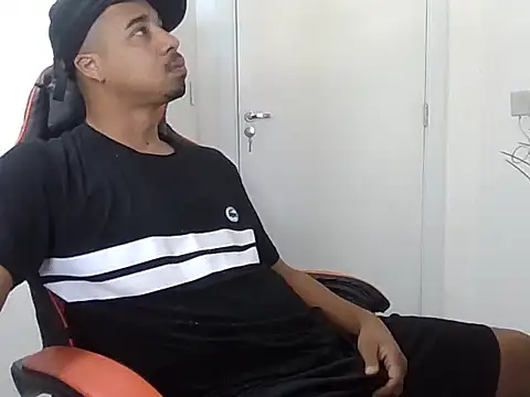 Snapshot of Juninho10c chatting on November 13, 2025, 3:33 pm Juninho10c online show from November 13, 2025, 3:33 pm