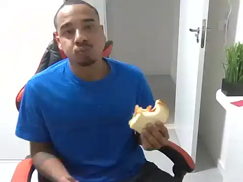 Snapshot of Juninho10c chatting on November 14, 2025, 3:38 am Juninho10c online show from November 14, 2025, 3:38 am