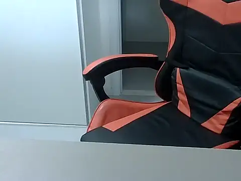 Snapshot of Juninho10c chatting on November 17, 2025, 12:11 pm Juninho10c online show from November 17, 2025, 12:11 pm