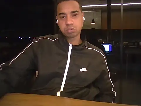 Snapshot of Juninho10c chatting on November 22, 2025, 5:06 am Juninho10c online show from November 22, 2025, 5:06 am