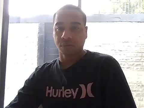 Snapshot of Juninho10c chatting on November 23, 2025, 10:59 am Juninho10c online show from November 23, 2025, 10:59 am