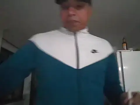 Snapshot of Juninho10c chatting on November 27, 2025, 12:24 am Juninho10c online show from November 27, 2025, 12:24 am