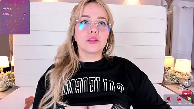 Charlotte93  online show from February 12, 2025, 5:37 pm