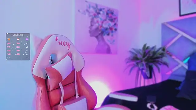 lucy neil online show from November 16, 2025, 2:39 am