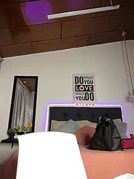 vaness weet online show from March 22, 2025, 1:08 pm