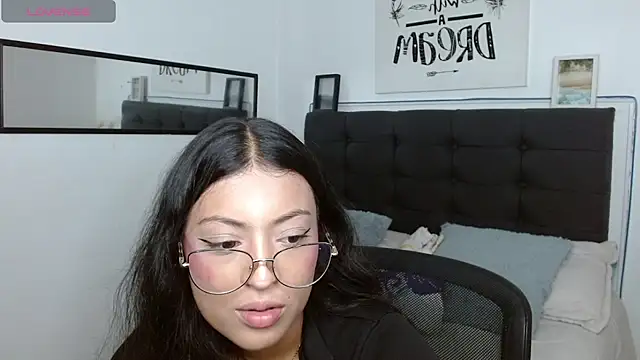 vaness weet online show from November 2, 2025, 8:00 pm