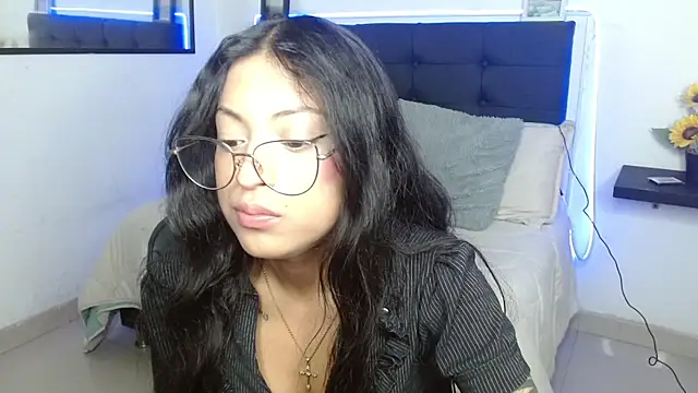 vaness weet online show from November 11, 2025, 7:25 pm