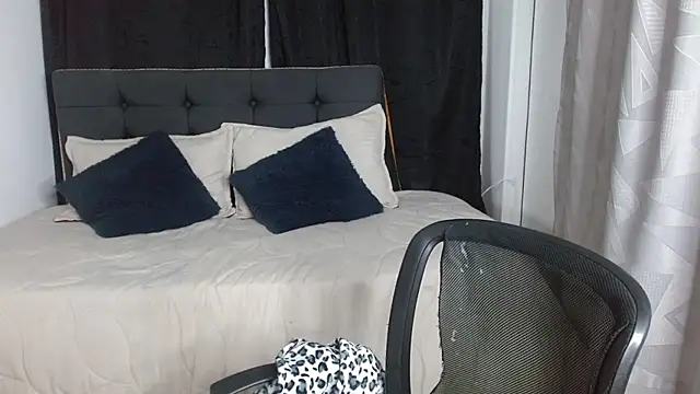 vaness weet online show from November 21, 2025, 8:18 pm