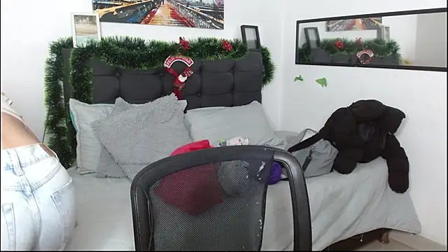 vaness weet online show from December 19, 2025, 8:38 pm