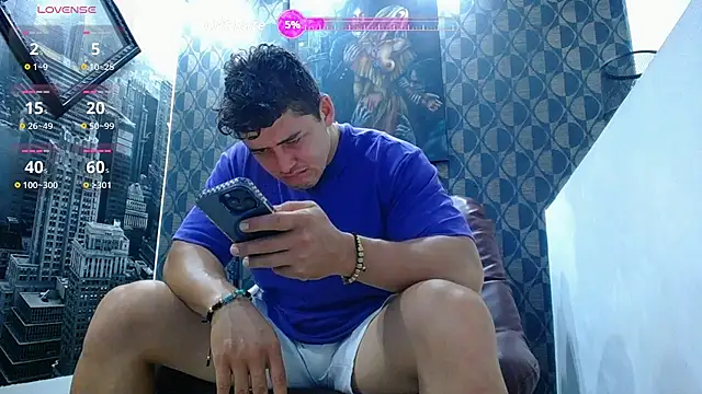 Snapshot of Leonsmoron chatting on March 25, 2026, 10:38 pm Leonsmoron online show from March 25, 2026, 10:38 pm