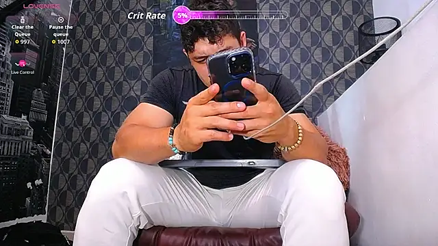 Snapshot of Leonsmoron chatting on March 30, 2026, 11:17 pm Leonsmoron online show from March 30, 2026, 11:17 pm