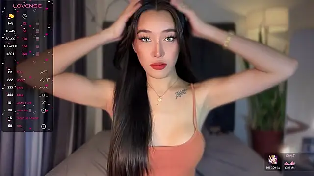 Snapshot of wiggle_nibble chatting on October 24, 2025, 8:49 pm wiggle nibble online show from October 24, 2025, 8:49 pm