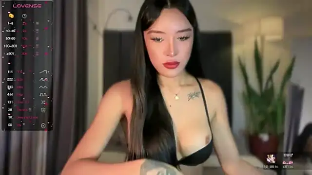 Snapshot of wiggle_nibble chatting on November 2, 2025, 2:30 pm wiggle nibble online show from November 2, 2025, 2:30 pm