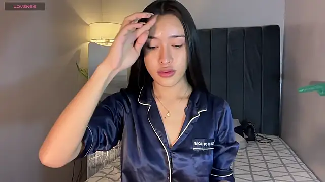 Snapshot of wiggle_nibble chatting on December 16, 2025, 6:46 pm wiggle nibble online show from December 16, 2025, 6:46 pm