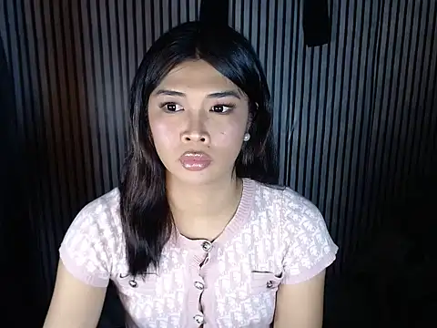 Snapshot of Maria-Moore chatting on October 5, 2025, 3:43 pm Maria-Moore online show from October 5, 2025, 3:43 pm