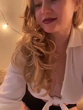 Lady  Maria online show from February 22, 2025, 7:25 pm