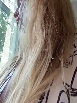 Lady  Maria online show from October 5, 2025, 12:36 pm